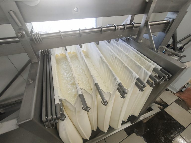 La Ferme du Mornantais, produits fermiers en agriculture biologique à Mornant, près de Lyon | Matériel